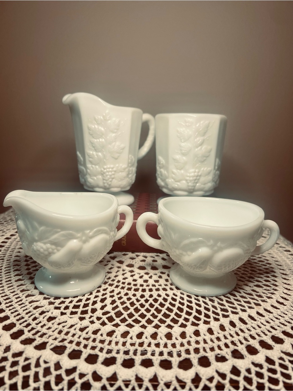 Vintage Westmoreland Milk Glass Della Robbia Fruit & Grape Set